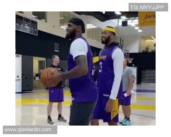 姚明训练录揭秘：从篮球新星到传奇巨人背后的艰辛与坚持