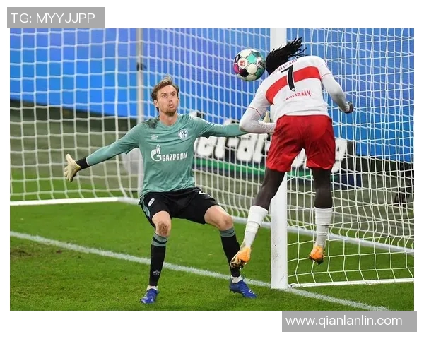 沙尔克04惨败德甲危机加剧：风雨中的沙尔克04能否再起？